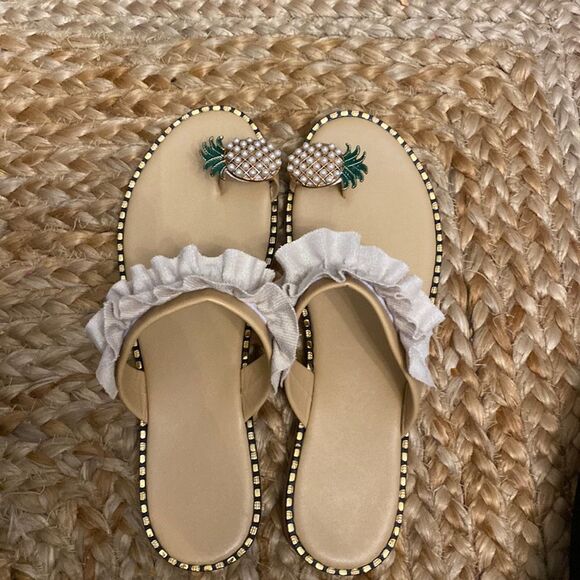 Never worn cute pineapple cream sandals - Picture 1 of 6